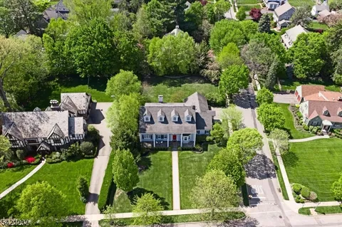 $2,800,000 | 430 Ridgewood Avenue, Glen Ridge, NJ 07028