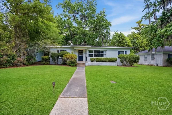 $299,900 | 2130 Glynnwood Drive, Savannah, GA 31404
