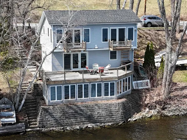 $250,000 | 1925 Highway 105, Derby, VT 05829