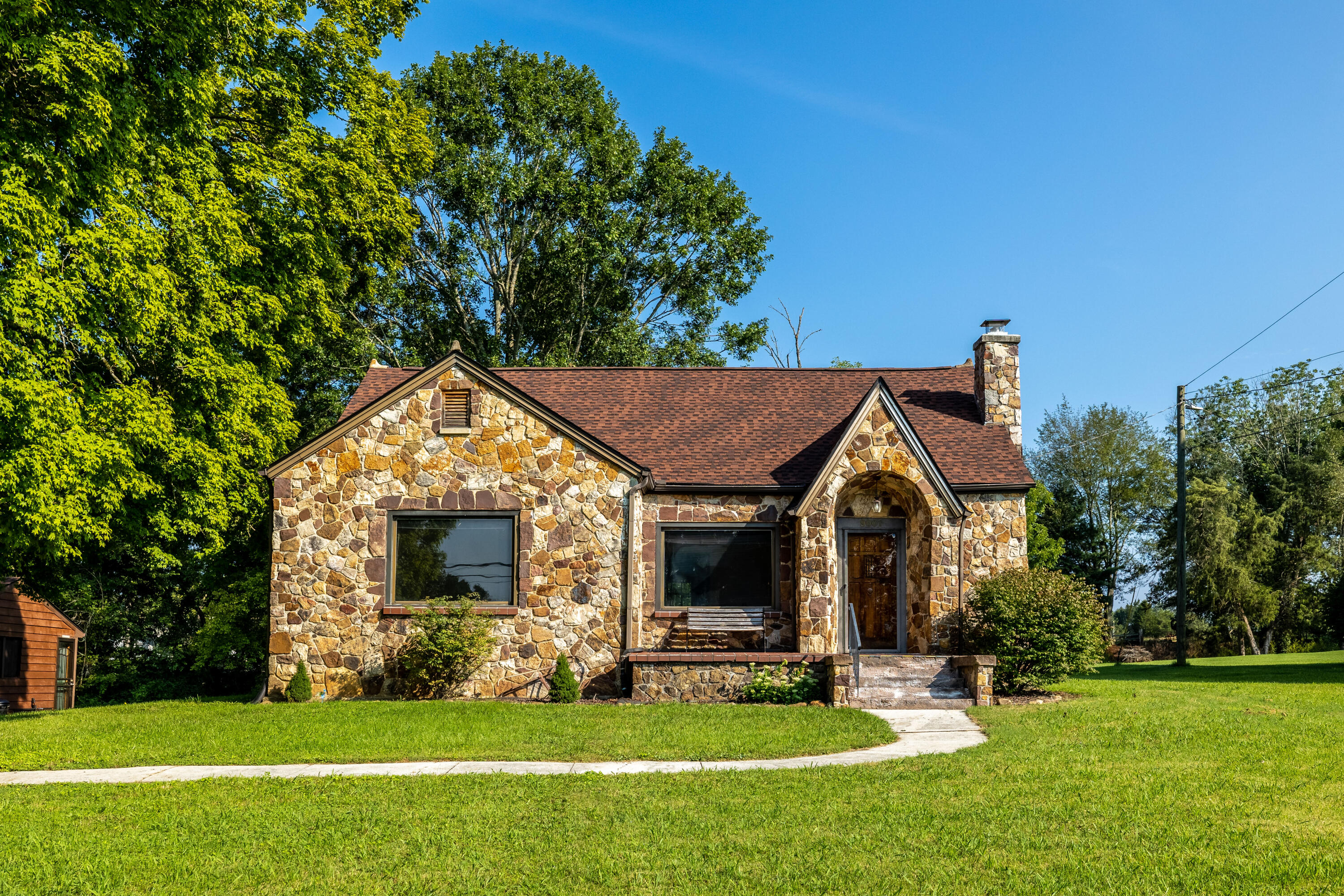9001 E Emory rd-4