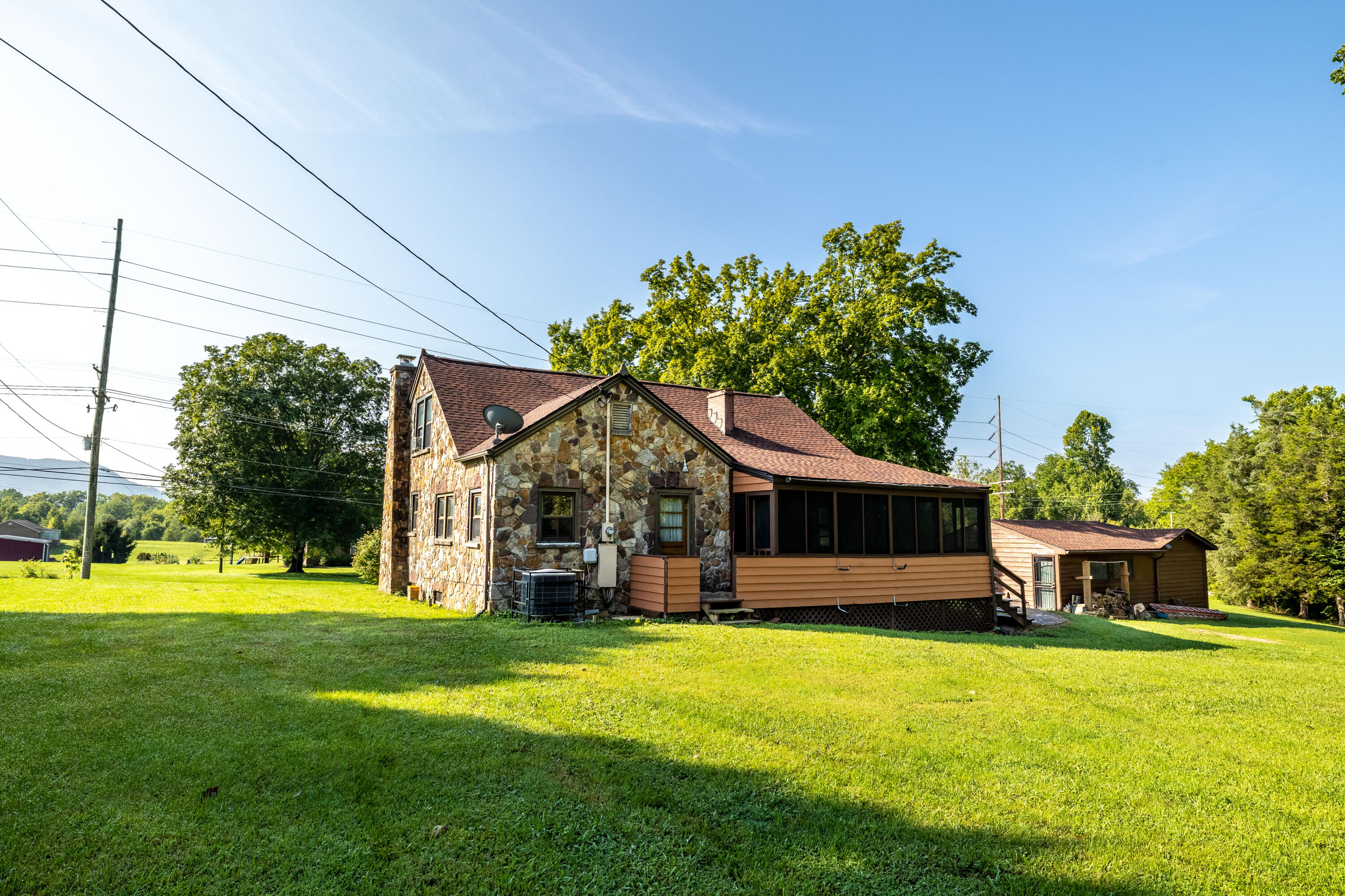 9001 East Emory Road Corryton, TN 37721 - Photo 3 of 34 9001 E Emory rd-8
