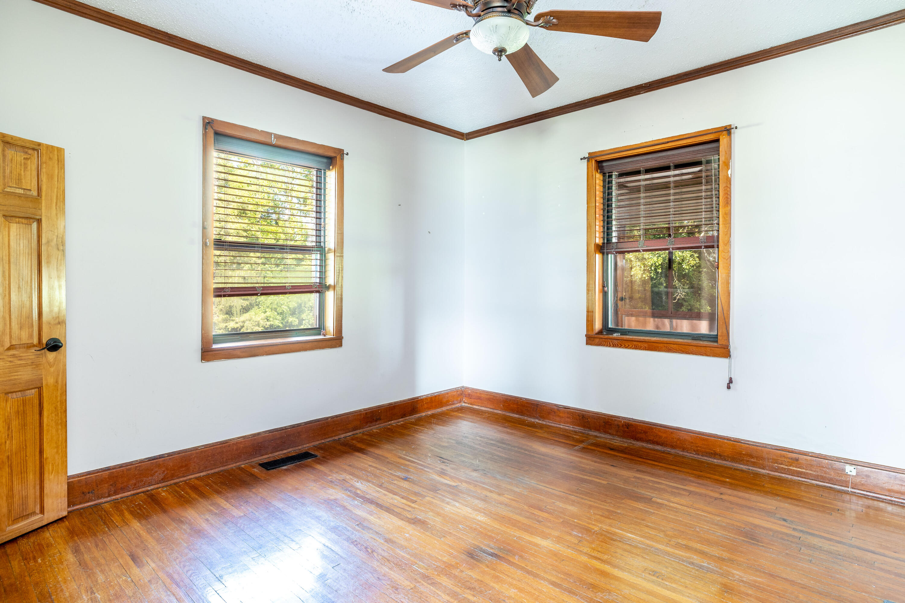 9001 East Emory Road Corryton, TN 37721 - Photo 23 of 34 9001 E Emory rd-38