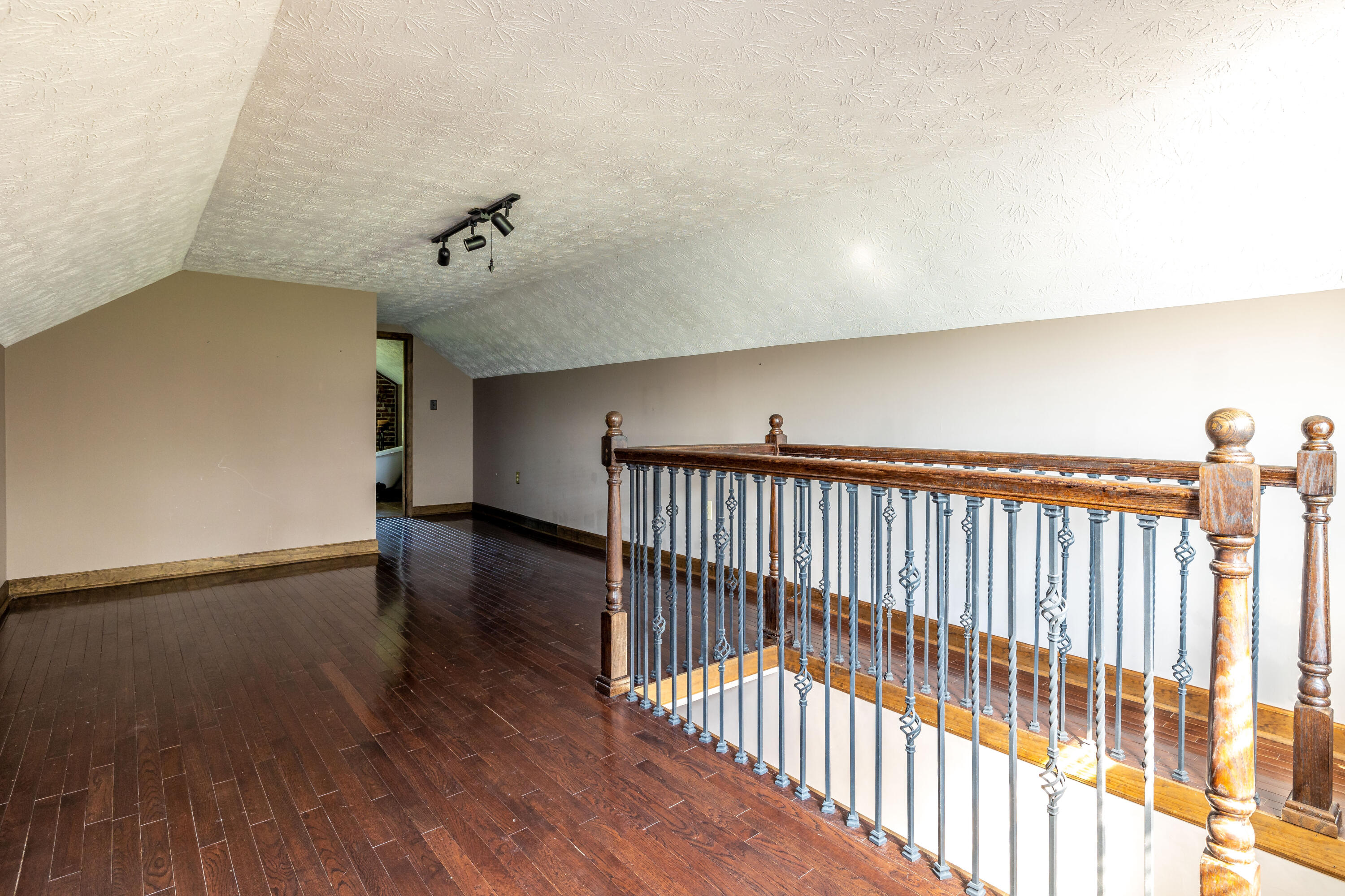9001 East Emory Road Corryton, TN 37721 - Photo 25 of 34 9001 E Emory rd-40