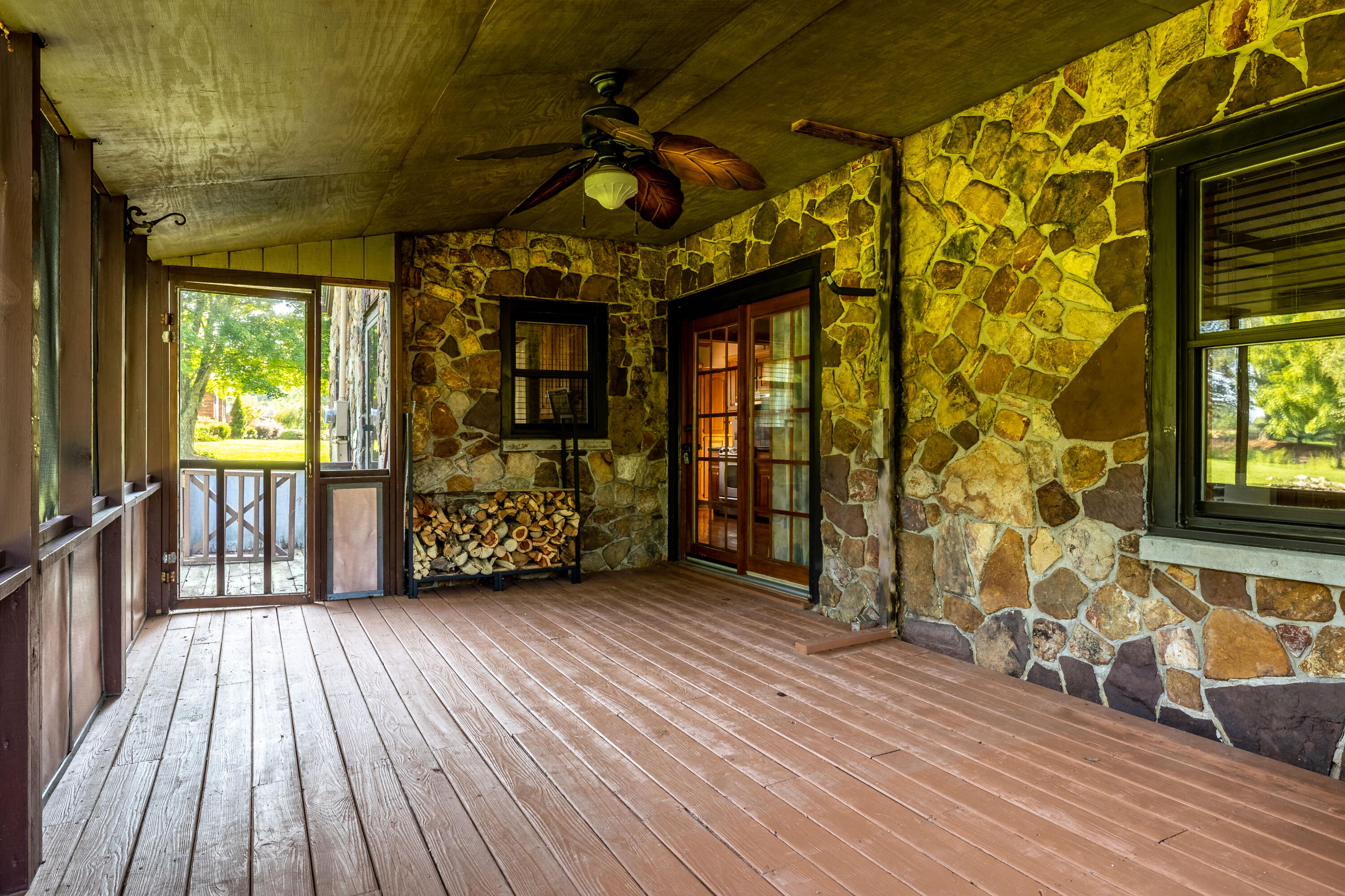 9001 East Emory Road Corryton, TN 37721 - Photo 6 of 34 9001 E Emory rd-16
