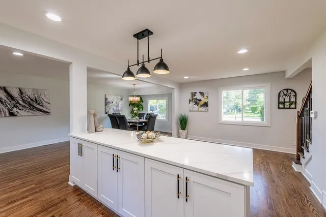 $789,900 | 312 Pine Street, Deerfield, IL 60015