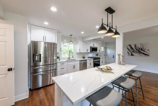 $789,900 | 312 Pine Street, Deerfield, IL 60015