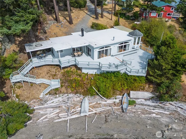 $879,000 | 9923 Pull And Be Damned Road, La Conner, WA 98257