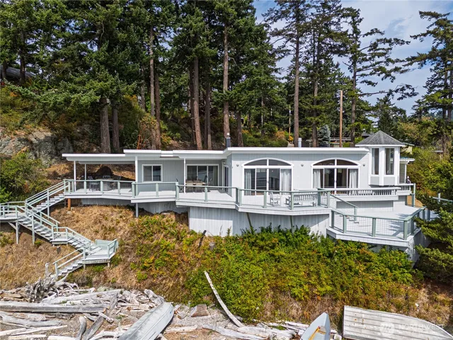 $879,000 | 9923 Pull And Be Damned Road, La Conner, WA 98257