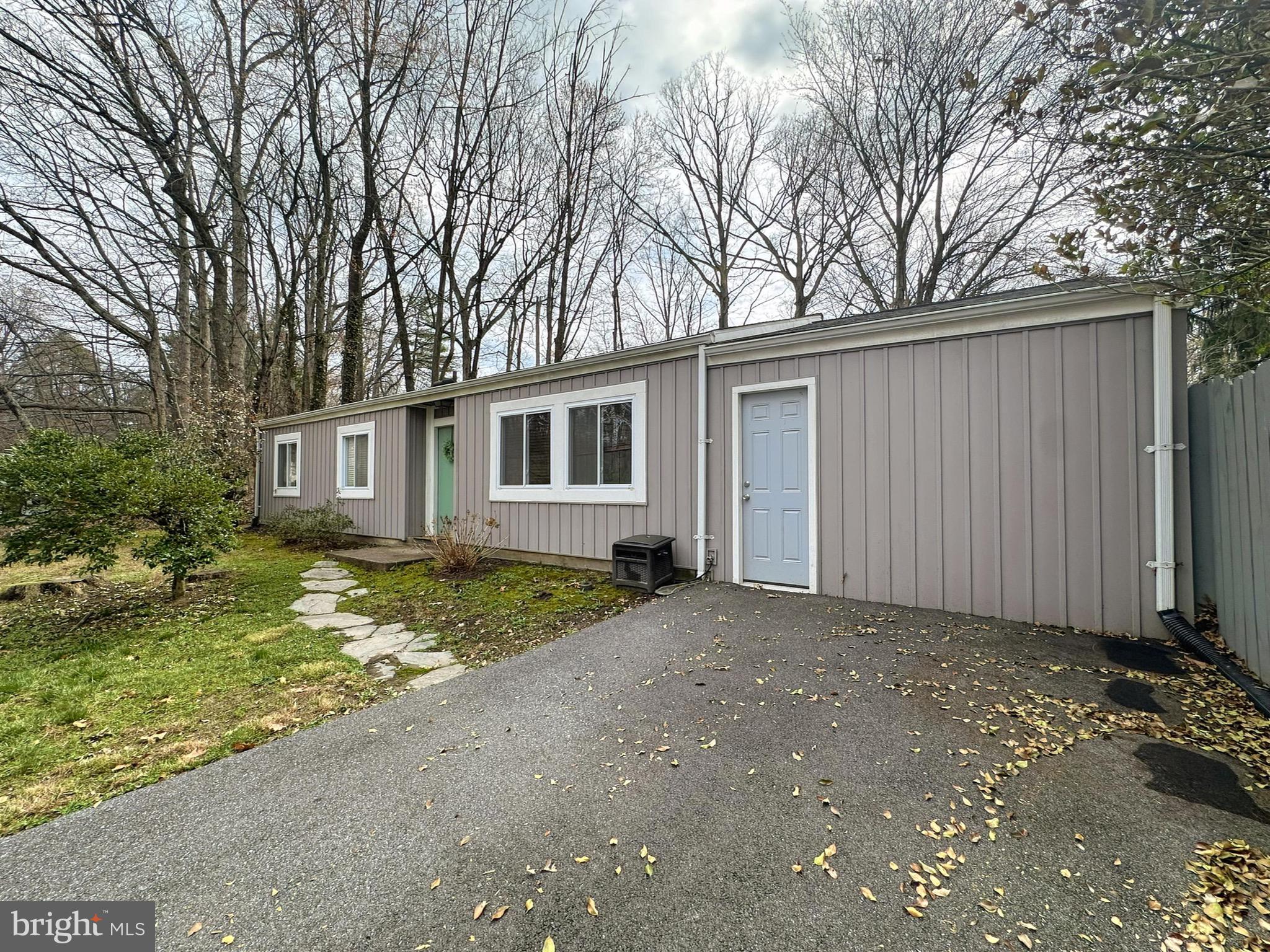 2215 Sanibel Drive Reston, VA 20191 - Photo 2 of 24