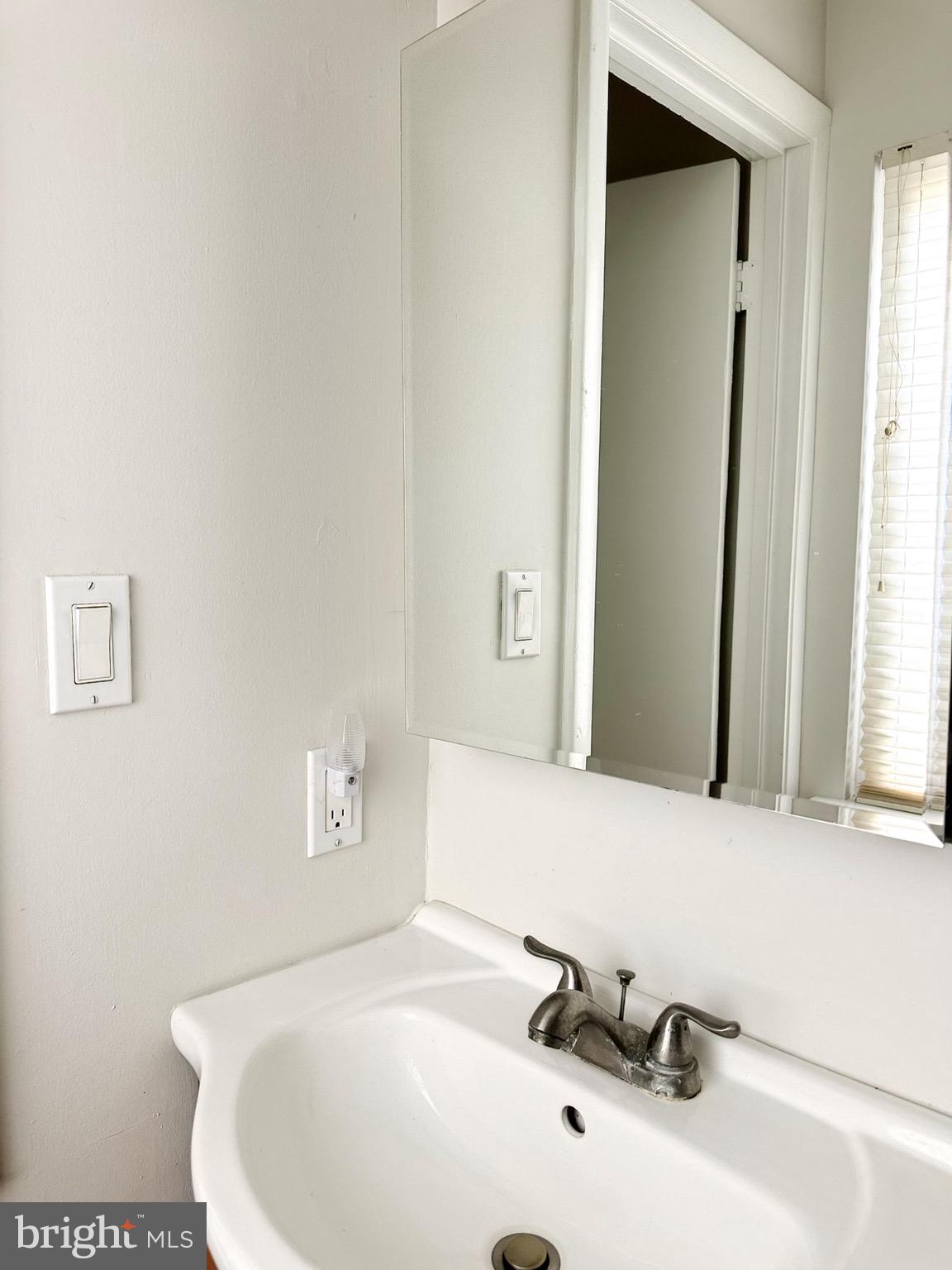 2215 Sanibel Drive Reston, VA 20191 - Photo 22 of 24