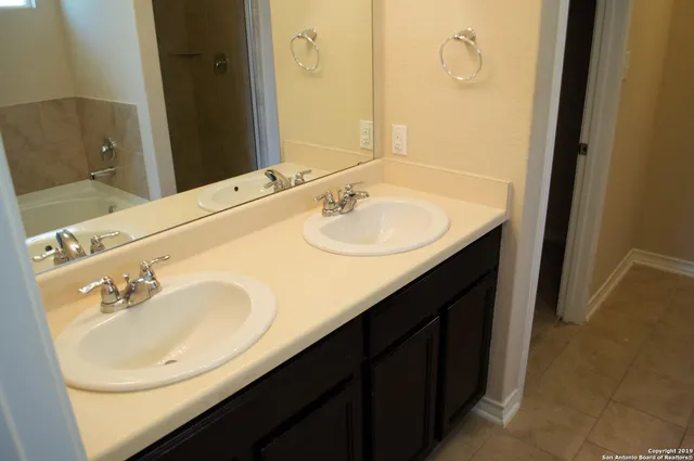 $1,850 | 1623 Tree, San Antonio, TX 78245