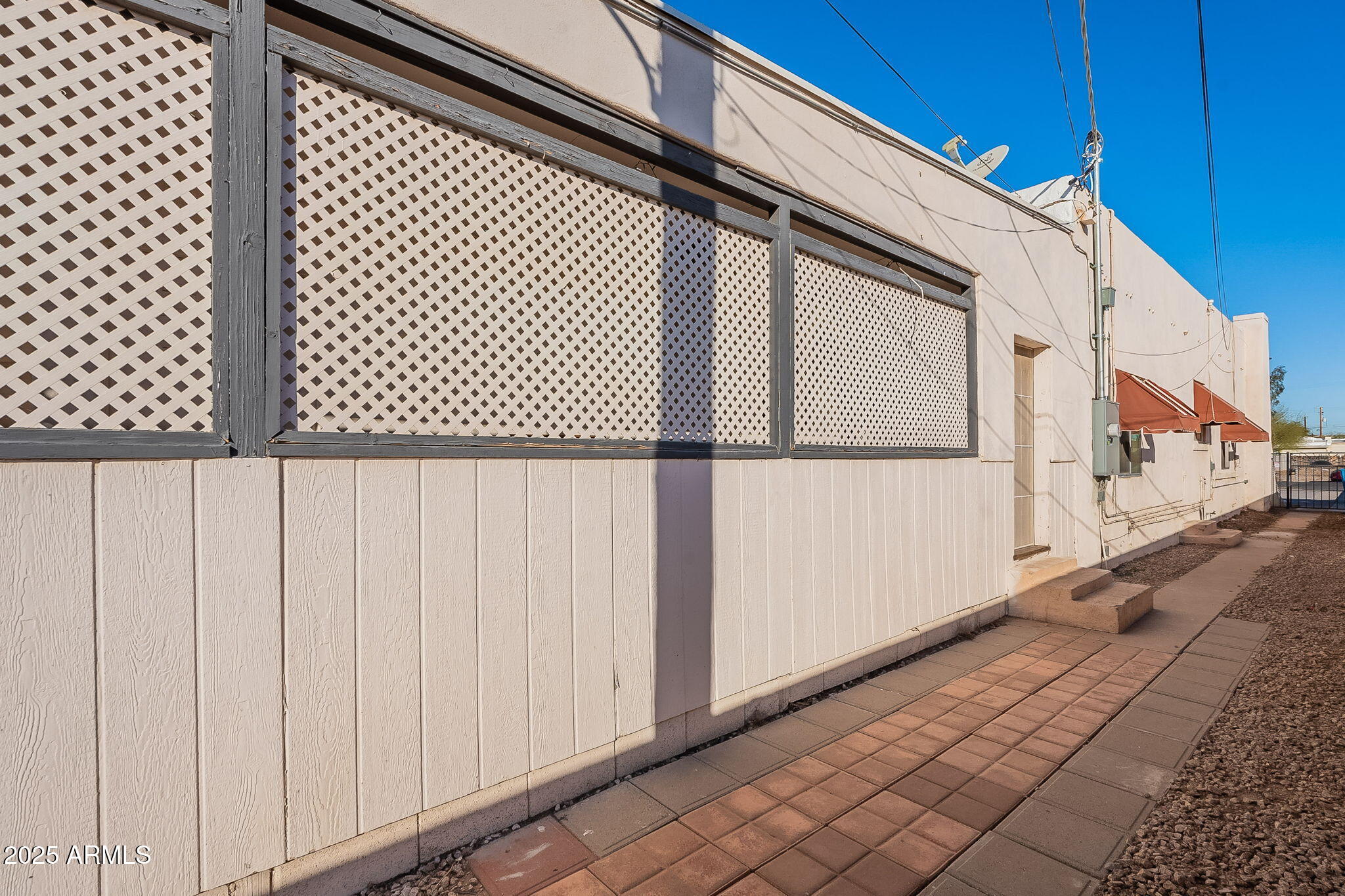 745 East Pierce Street Phoenix, AZ 85006 - Photo 35 of 39 a view of a wooden fence