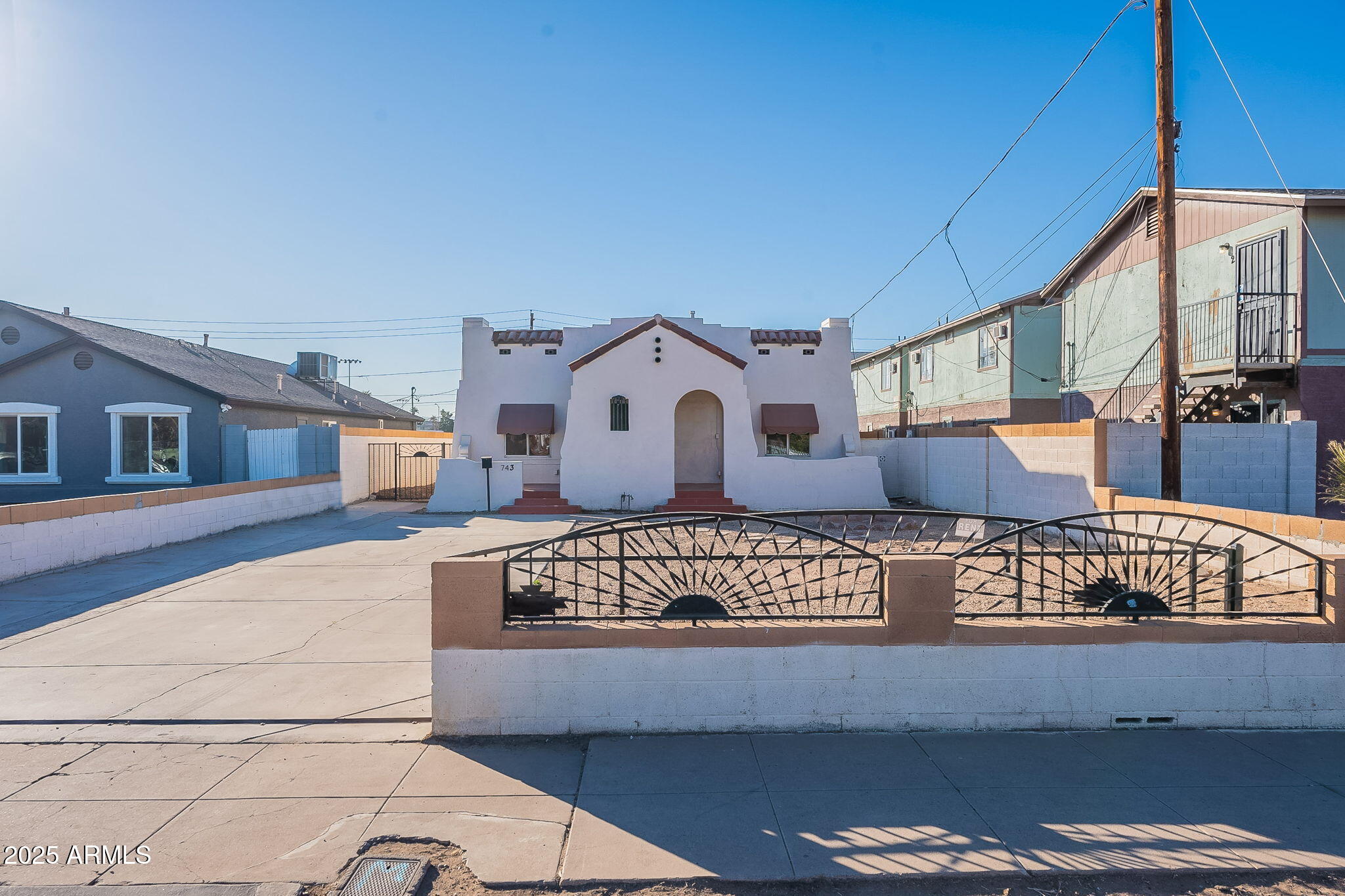745 East Pierce Street Phoenix, AZ 85006 - Photo 4 of 39 a view of house with outdoor space