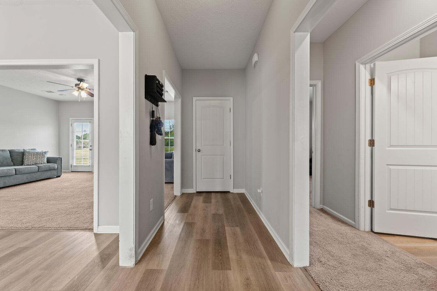 1421 Oak Lane Thomson, GA 30824 - Photo 3 of 22 Foyer