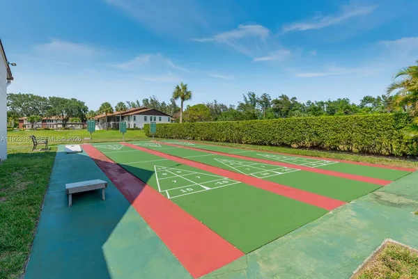 a view of an outdoor space