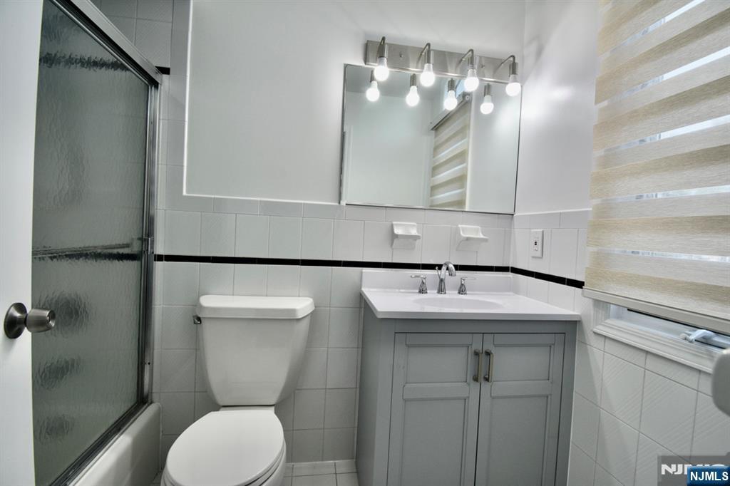 2482 5th Street, Unit A Fort Lee, NJ 07024 - Photo 11 of 26