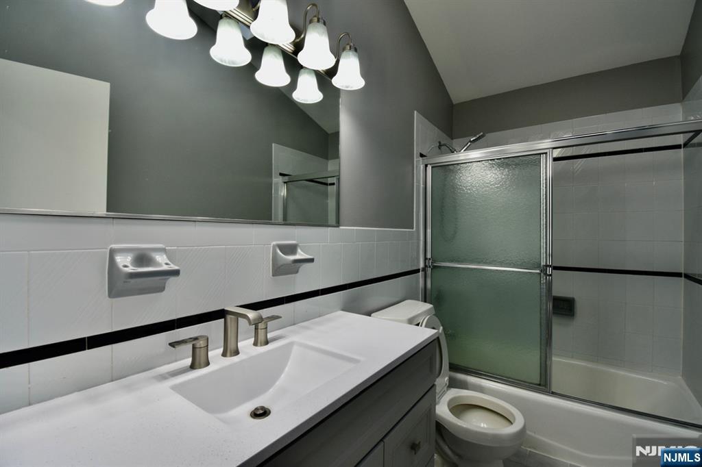 2482 5th Street, Unit A Fort Lee, NJ 07024 - Photo 15 of 26