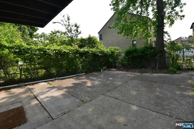 $4,650 | 2482 5th Street, Unit A, Fort Lee, NJ 07024