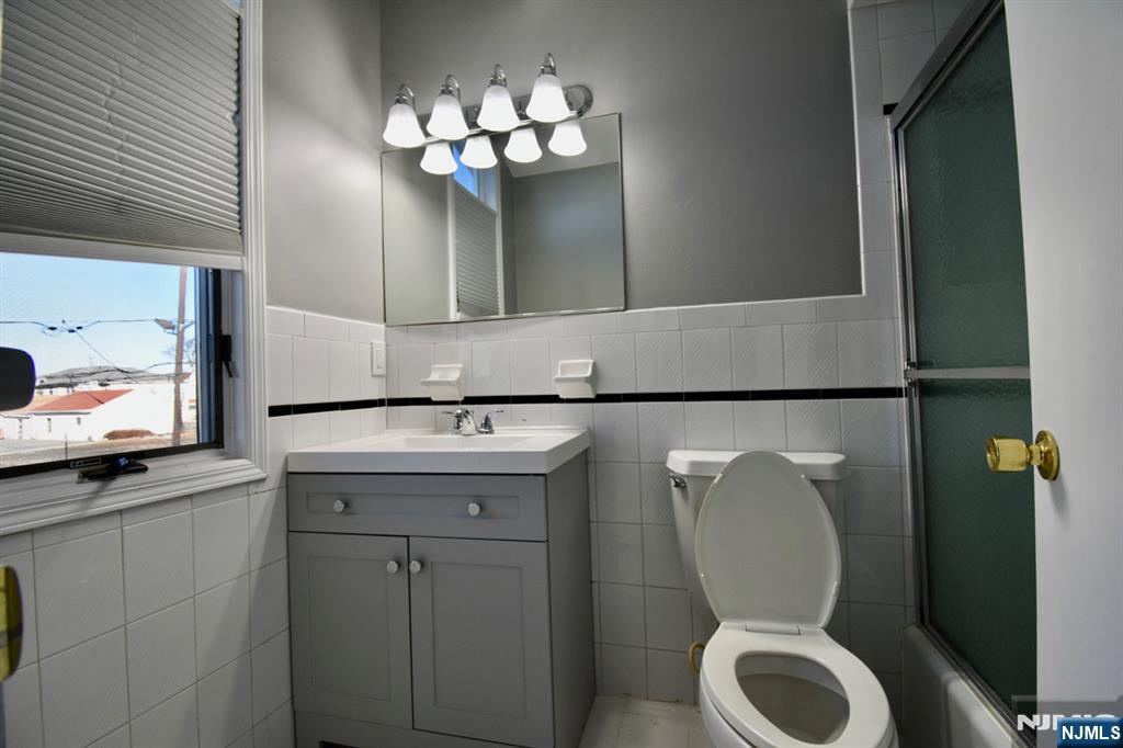 2482 5th Street, Unit A Fort Lee, NJ 07024 - Photo 19 of 26