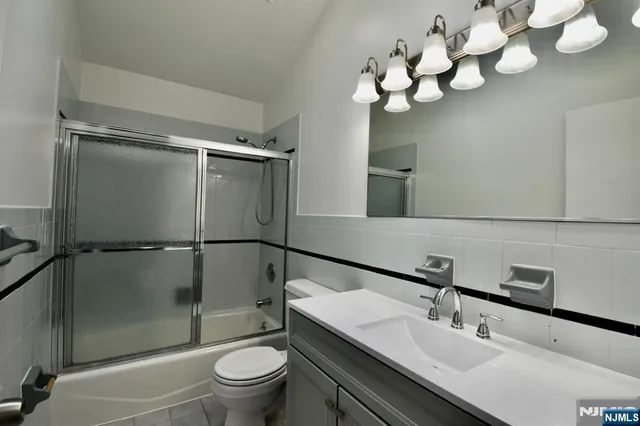 $4,650 | 2482 5th Street, Unit A, Fort Lee, NJ 07024