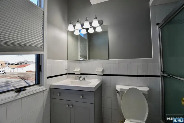 $4,650 | 2482 5th Street, Unit A, Fort Lee, NJ 07024