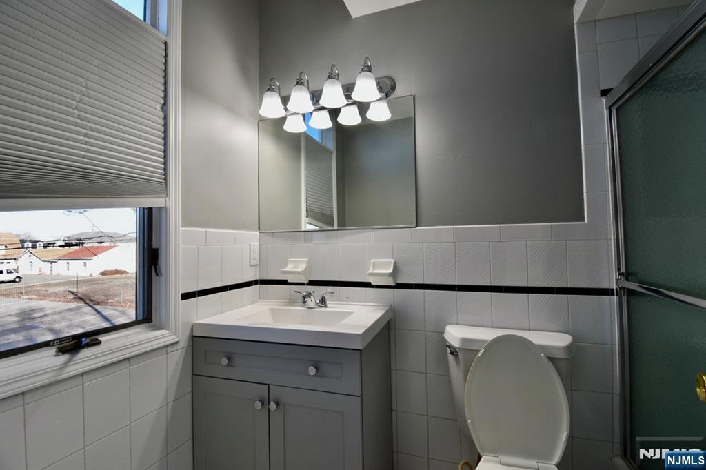 2482 5th Street, Unit A Fort Lee, NJ 07024 - Photo 23 of 26