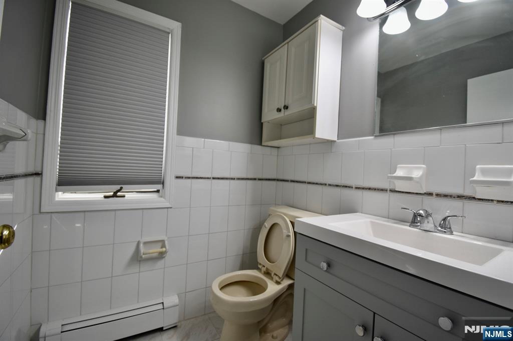 2482 5th Street, Unit A Fort Lee, NJ 07024 - Photo 9 of 26