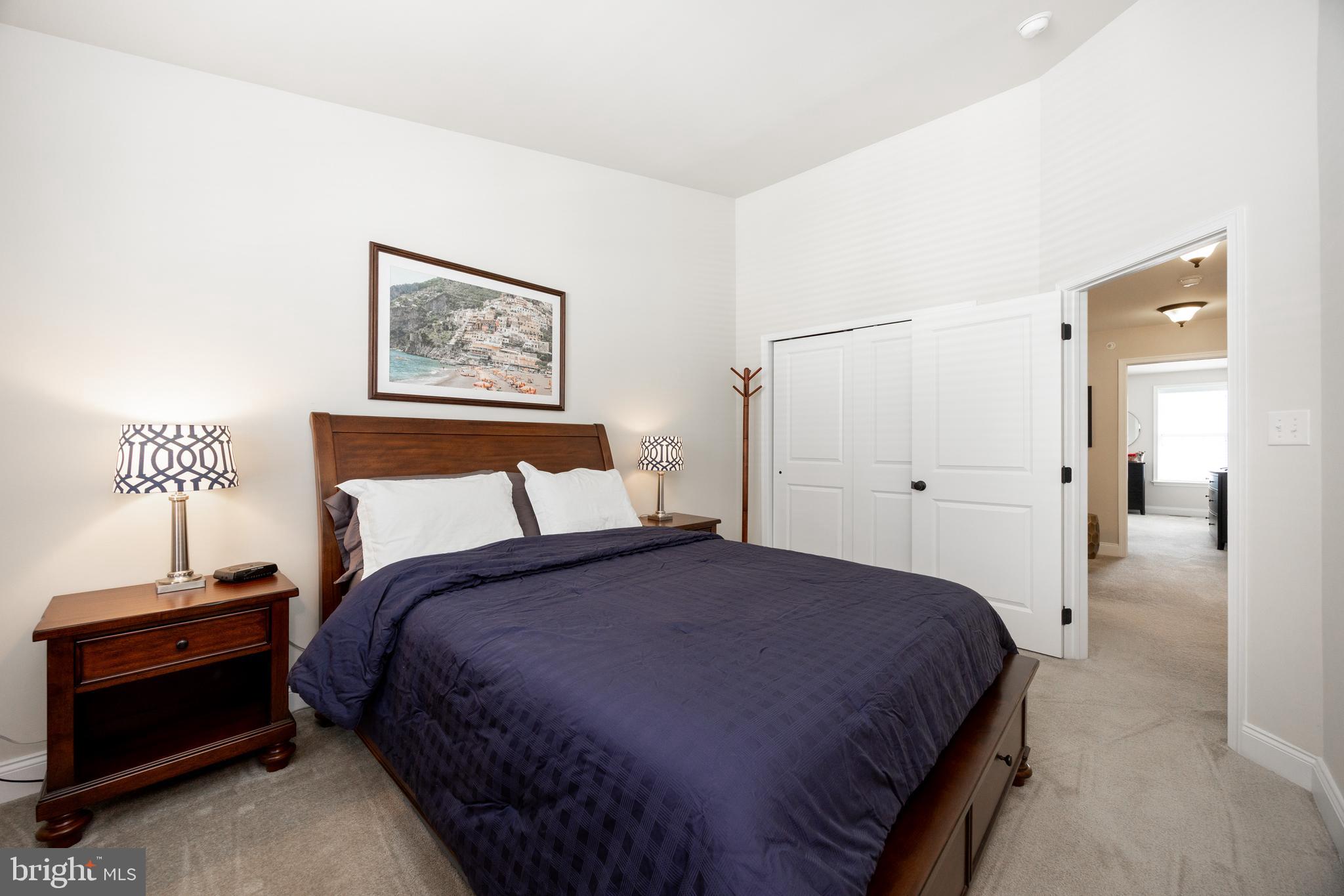 205 Murray Lane Springfield, PA 19064 - Photo 19 of 37 a bedroom with a bed and a window