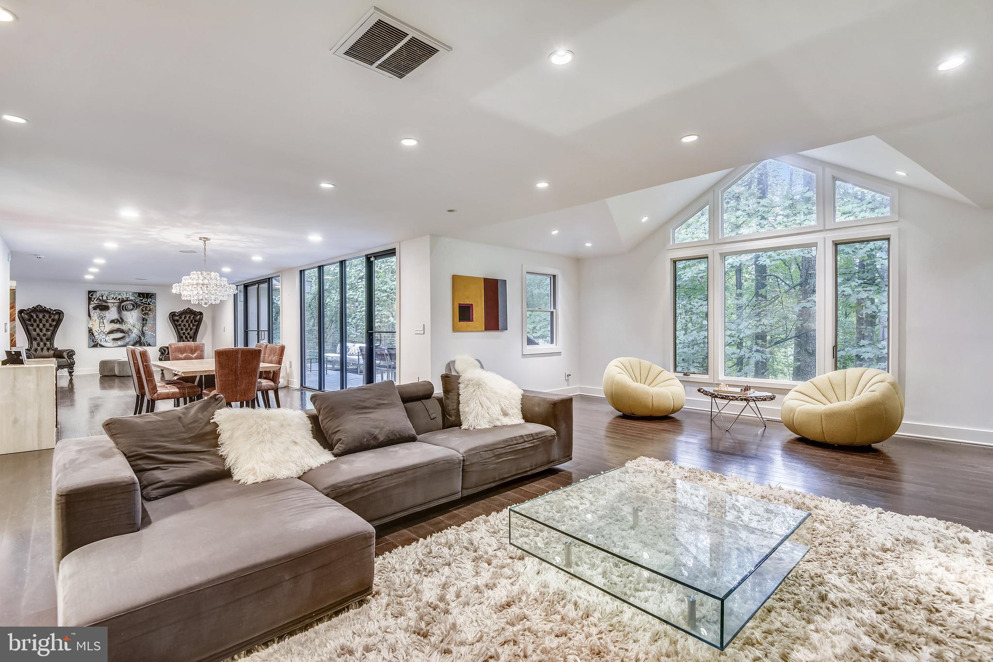 1334 Potomac School Road McLean, VA 22101 - Photo 18 of 61 Family Room