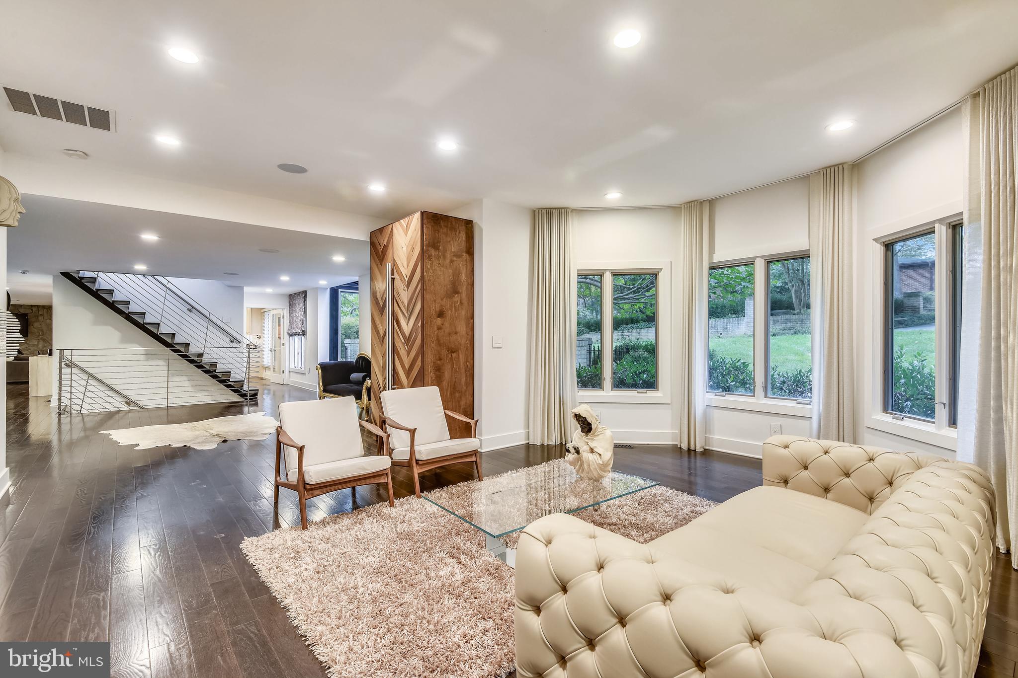 1334 Potomac School Road McLean, VA 22101 - Photo 20 of 61 Parlor/Sitting Room