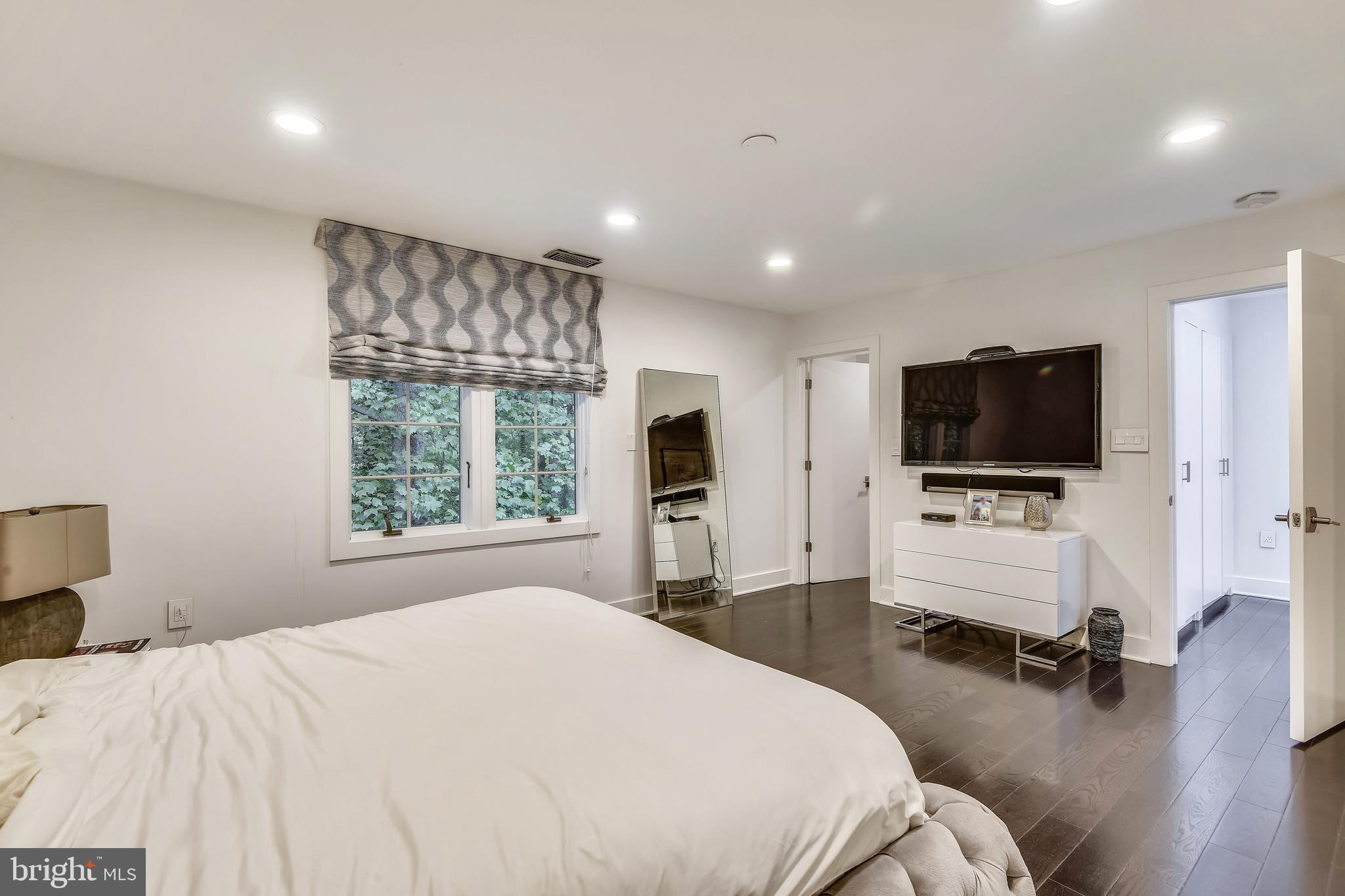 1334 Potomac School Road McLean, VA 22101 - Photo 30 of 61 Primary Bedroom