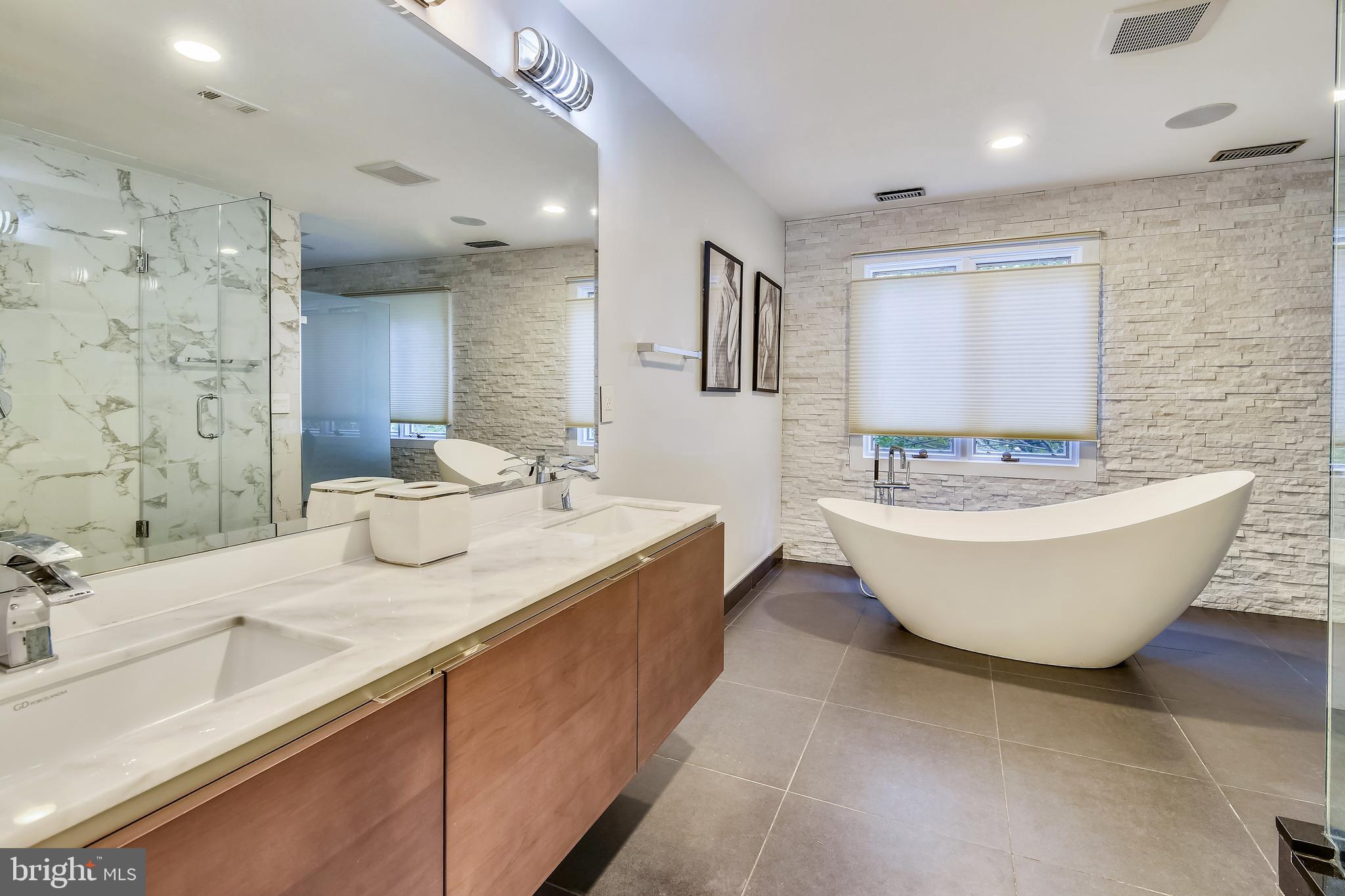 1334 Potomac School Road McLean, VA 22101 - Photo 33 of 61 Primary Bath