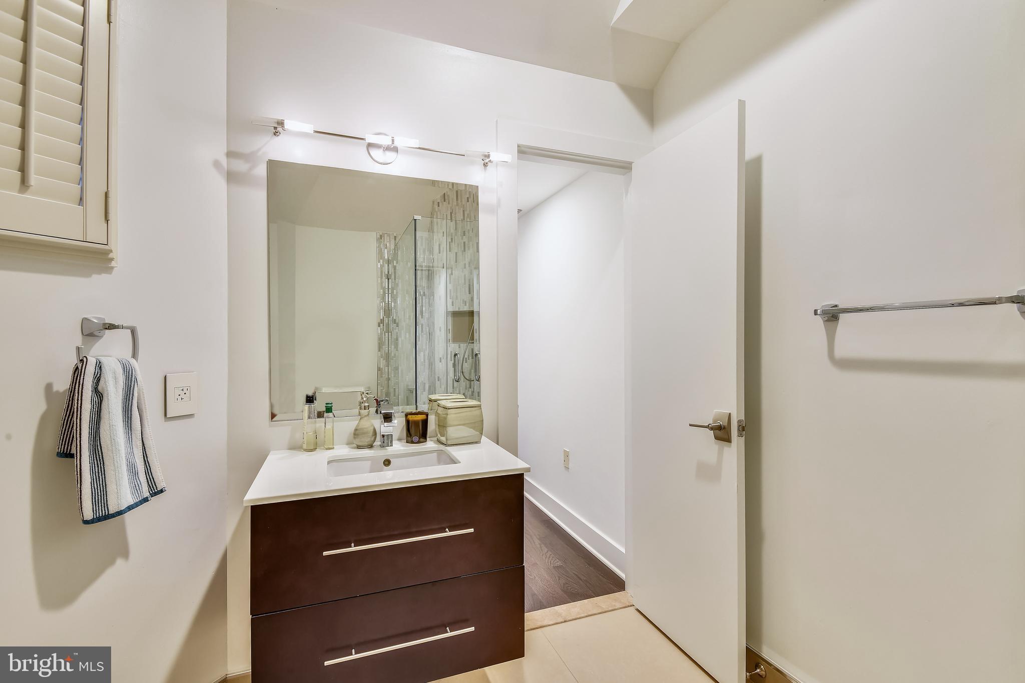 1334 Potomac School Road McLean, VA 22101 - Photo 36 of 61 Full Bath on Upper Level