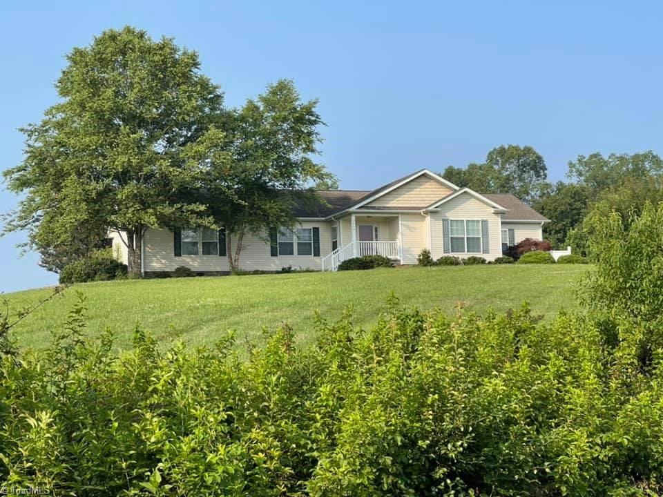 2068 Bowen Road Pinnacle, NC 27043 - Photo 2 of 50