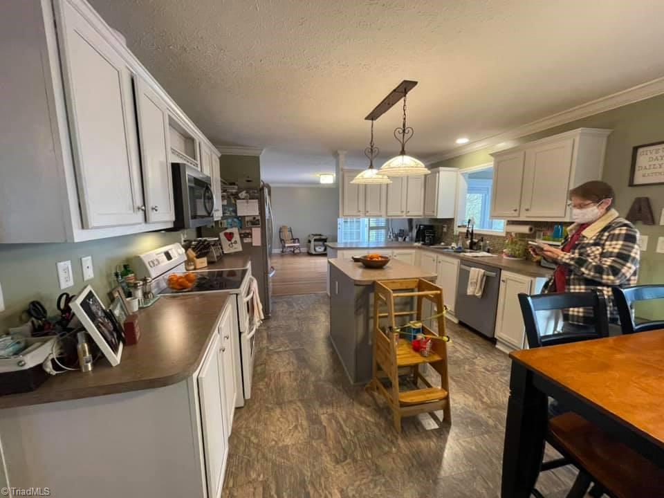 2068 Bowen Road Pinnacle, NC 27043 - Photo 18 of 50