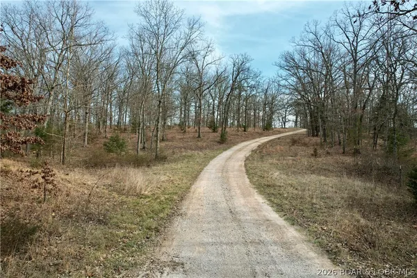 $594,500 | 3182 Big Buffalo Road, Stover, MO 65078