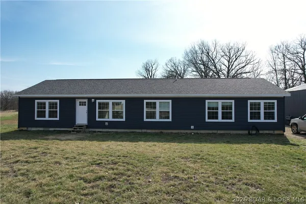 $594,500 | 3182 Big Buffalo Road, Stover, MO 65078