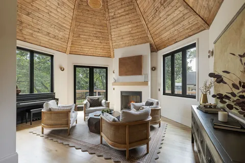 $3,999,000 | 1426 McGavock Pike, Nashville, TN 37216