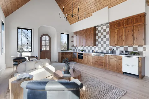 $3,999,000 | 1426 McGavock Pike, Nashville, TN 37216