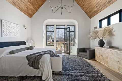 $3,999,000 | 1426 McGavock Pike, Nashville, TN 37216