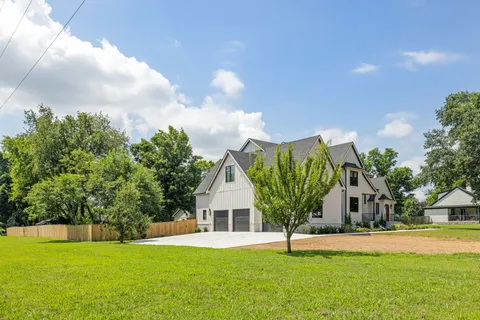 $3,999,000 | 1426 McGavock Pike, Nashville, TN 37216