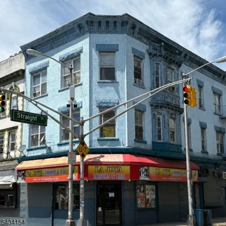$2,500 | 250 Straight Street, Paterson, NJ 07501