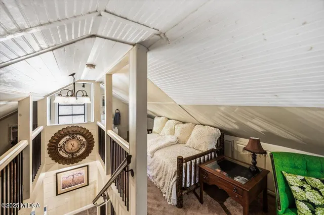 a view of entryway with a front door