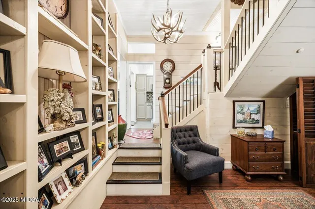 a view of entryway and hall