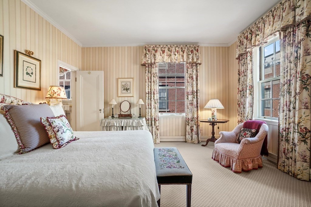 388 Beacon Street, Unit 3 Boston, MA 02116 - Photo 19 of 29 a bedroom with furniture and a large window