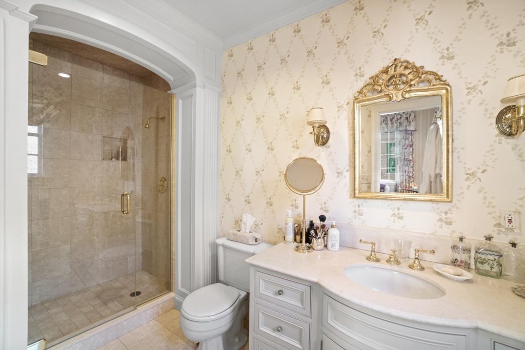 388 Beacon Street, Unit 3 Boston, MA 02116 - Photo 20 of 29 a bathroom with a sink a toilet and shower
