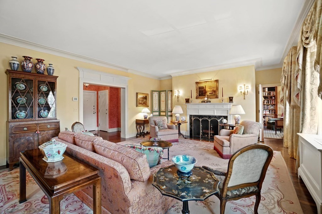 388 Beacon Street, Unit 3 Boston, MA 02116 - Photo 5 of 29 a living room with fireplace furniture and a fireplace