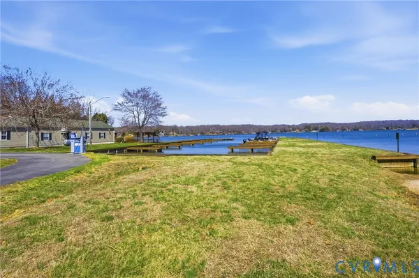 $289,900 | 64 Locust Drive, Louisa, VA 23093