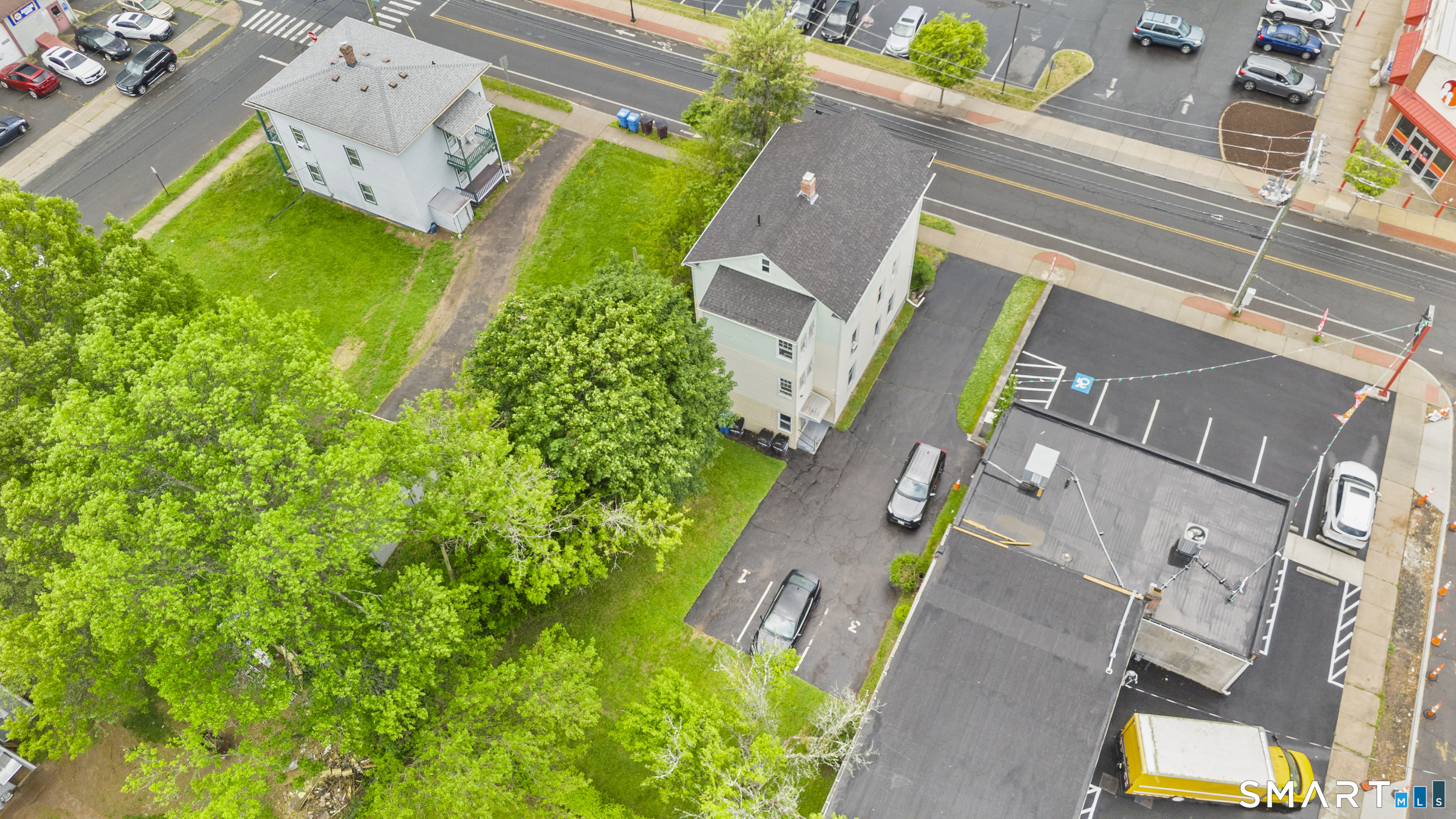 302 Allen Street New Britain, CT 06053 - Photo 3 of 40