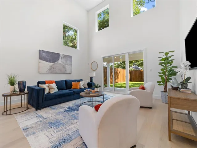 $899,900 | 426 Martinique Avenue, Dallas, TX 75223